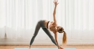 Leia mais sobre o artigo “Yoga Restaurativo: Como Reduzir o Peso das Emoções”